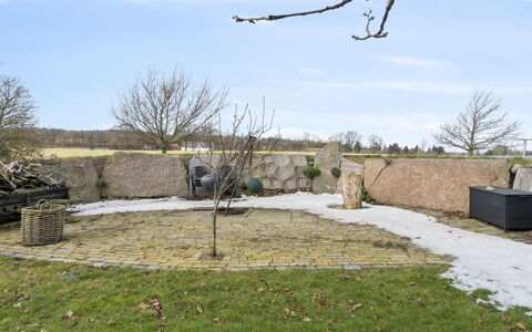 Carola - 1Km from the Sea: Boligområde, Busk, Hus, Hjem, Have, Estate, Skygge, Landscaping, Lawn