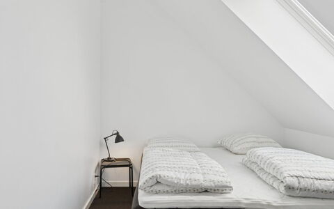 Carola - 1Km from the Sea: Soveværelse, Seng, Etage, Sengetøj, Sengetøj, Indretning, Sengetøj, Gulvbelægning, Bed Frame, Loft