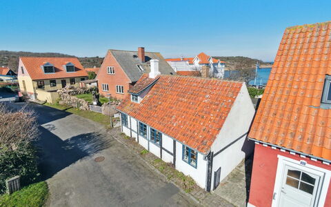 Ariela - 150M from the Sea: Hjem, Sommerhus, Veranda, Sidespor, Stuehus, Udendørs Struktur