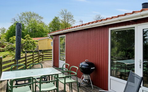 Auti - 300M from the Sea: Hjem, Sommerhus, Veranda, Sidespor, Stuehus, Udendørs Struktur