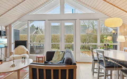 Loreia - 350M from the Sea: Blå, Sommerhus, Hus, Hjem, Stuehus, Estate, Sidespor