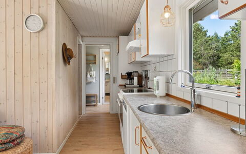 Elisej - 350M from the Sea: Træ, Gulvbelægning, Etage, Hjem, Countertop, Hårdttræ, Bejdse, Køkken, Trægulve, Loft