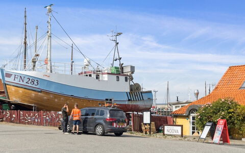 Elisej - 350M from the Sea: Båd, Vandfartøjer, Skib, Skibskonstruktion, Mast, Både Og Sejlsport - Udstyr Og Materiel, Havn, Fiskerfartøj, Havn, Vand Transport
