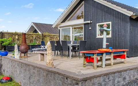 Albertine - 225M from the Sea: Hus, Hjem, Tag, Sommerhus, Skygge, Sidespor, Garden Bygninger, Landscaping, Gård, Veranda