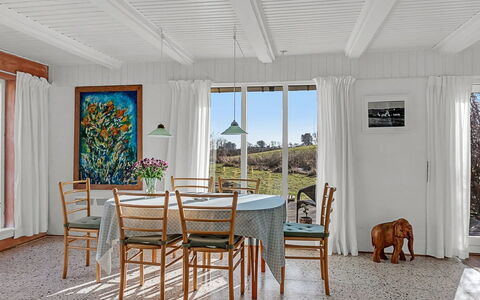 Verene - 725M from the Sea: Møbel, Indretning, Gulvbelægning, Træ, Loft, Etage, Bord, Spisestue, Stol, Køkken & Spisebord