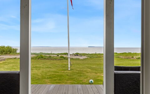 Elodie - 10M from the Sea: Himmel, Almindeligt, Land Lot, Hav, Ocean, Lawn, Kyst, Dagslys