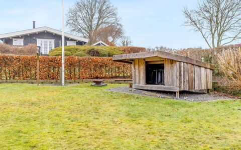 Fenno - 800M from the Sea: Træ, Tag, Hjem, Hus, Arkitektur, Sidespor, Land Lot, Sommerhus, Skur, Garden Bygninger