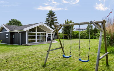 Hedvig - 500M from the Sea