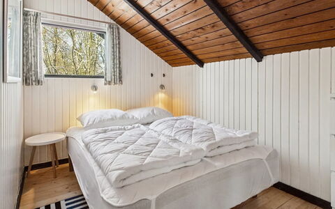 Sölvy - 30Km from the Sea: Træ, Soveværelse, Seng, Hjem, Sengetøj, Sengetøj, Loft, Bed Frame, Sommerhus, Sengetøj