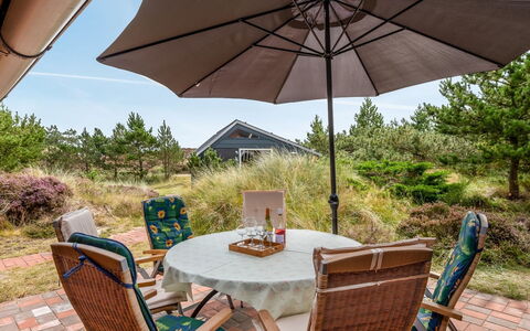 Annerose - 650M from the Sea: Møbel, Udendørs Møbler, Bordservice, Bord, Drinkware, Stol, Udendørs Bord, Mad, Flaske