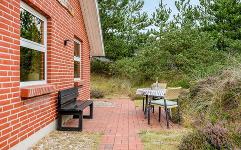 Annerose - 650M from the Sea: Møbel, Udendørs Møbler, Bordservice, Bord, Drinkware, Stol, Udendørs Bord, Mad, Flaske