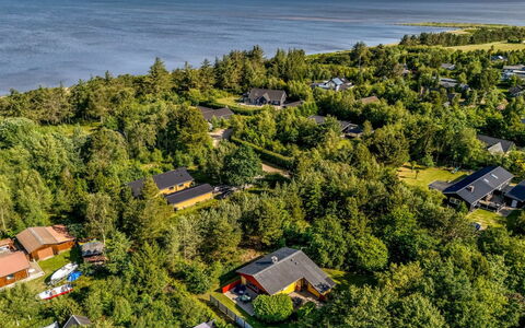 Ditta - 150M to the Fjord: Møbel, Udendørs Møbler, Bordservice, Bord, Drinkware, Stol, Udendørs Bord, Mad, Flaske
