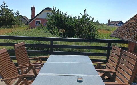 Eweline - 700M from the Sea: Møbel, Udendørs Møbler, Stol, Udendørs Bord, Bord, Hårdttræ, Skygge, Bejdse, Gårdhave, Dæk
