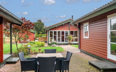 Ater - 220M from the Sea: Møbel, Udendørs Møbler, Bordservice, Bord, Drinkware, Stol, Udendørs Bord, Mad, Flaske