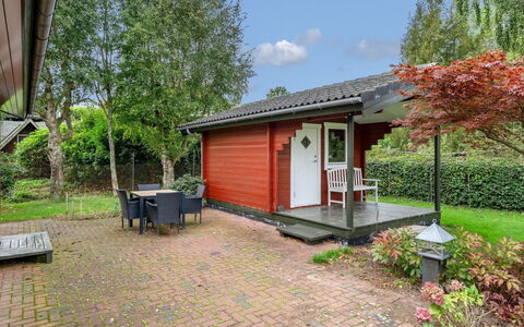Ater - 220M from the Sea: Møbel, Udendørs Møbler, Bordservice, Bord, Drinkware, Stol, Udendørs Bord, Mad, Flaske