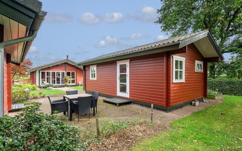 Ater - 220M from the Sea: Møbel, Udendørs Møbler, Bordservice, Bord, Drinkware, Stol, Udendørs Bord, Mad, Flaske