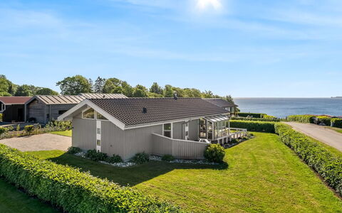 Lien - 100M from the Sea: Boligområde, Hjem, Tag, Hus, Land Lot, Bunddække, Estate, Sommerhus, Landscaping, Have