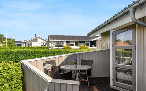 Lien - 100M from the Sea: Vand, Vandressourcer, Krop Af Vand, Rots, Kyst, Naturlige Landskab, Headland, Coastal Og Oceaniske Landskabsformer, Terræn, Promontory