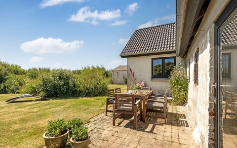 Jorek - 700M from the Sea: Himmel, Hjem, Sommerhus, Land Lot, Landdistrikt, Dør, Estate, Stuehus, Backyard, Landscaping