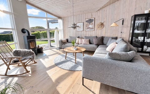 Bosse - 200M to the Fjord: Træ, Hjem, Stue, Trægulve, Hårdttræ, Naturmateriale, Design, Planke, Couch