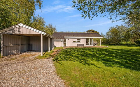 Annik - 300M from the Sea: Hvid, Font, Nummer