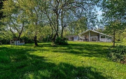 Annik - 300M from the Sea: Hvid, Font, Nummer