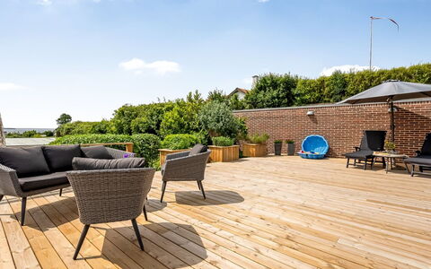 Finelly - 350M from the Sea: Hvid, Font, Nummer