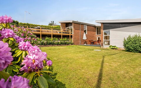Finelly - 350M from the Sea: Hvid, Font, Nummer