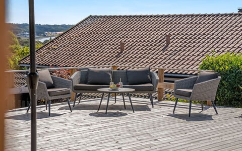 Finelly - 350M from the Sea: Gulvbelægning, Etage, Loft, Indretning, Countertop, Køkken, Cabinetry, Værelse, Større Bandage, Lysarmatur