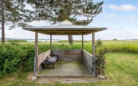 Else - 25M from the Sea: Hvid, Font, Nummer