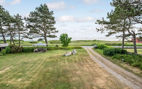 Else - 25M from the Sea: Hvid, Font, Nummer