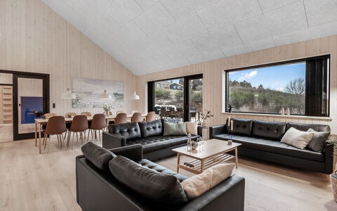 Gustaf - 800M from the Sea: Træ, Hjem, Sommerhus, Stue, Hårdttræ, Fryser, Vinter, Couch, Design