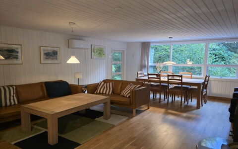 Lilija - 7.9Km to the Fjord: Hvid, Font, Nummer