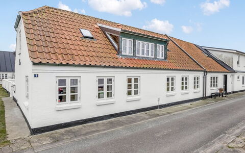 Domi - 200M from the Sea: Hvid, Font, Nummer