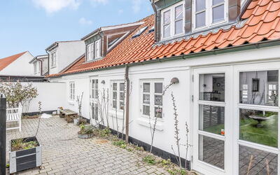 Domi - 200M from the Sea