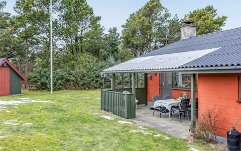Saxe - 1Km from the Sea: Hvid, Font, Nummer