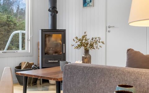 Steinunn - 2.9Km from the Sea: Hvid, Font, Nummer