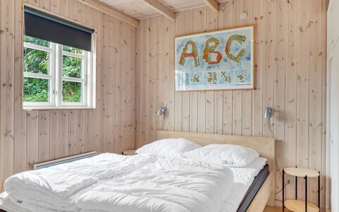 Odlef - 110M to the Fjord: Soveværelse, Træ, Seng, Gulvbelægning, Etage, Indretning, Sengetøj, Sengetøj, Bed Frame, Møbel
