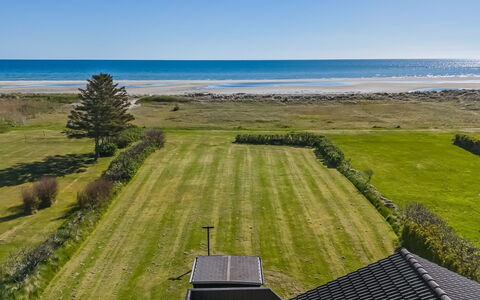 Nomi - 100M from the Sea: Almindeligt, Græs-, Hav, Ocean, Kyst, Lawn, Kyst, Eng, Prærie, Landscaping
