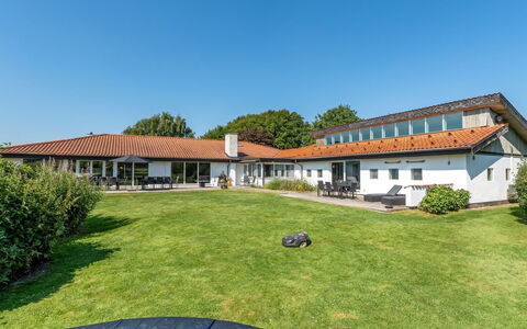 Maris - 20Km from the Sea: Hvid, Font, Nummer