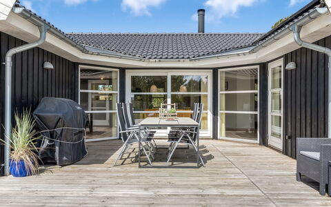 Oddvar - 400M from the Sea: Hvid, Font, Nummer