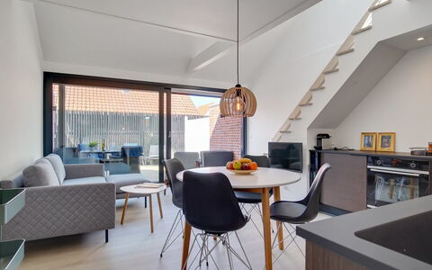 Henritte - 200M from the Sea: Hvid, Font, Nummer
