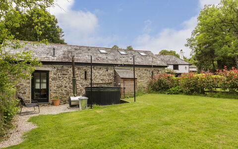 Buttermilk Cottage: Hvid, Font, Nummer
