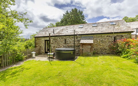 Buttermilk Cottage: Hvid, Font, Nummer