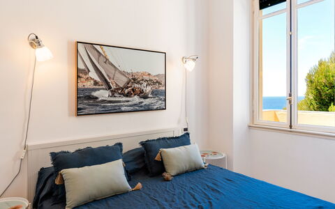 Villa Cristina: Soveværelse, Sengetøj, Seng, Indretning, Møbel, Sengetøj, Sengetøj, Værelse, Bed Frame, Pude