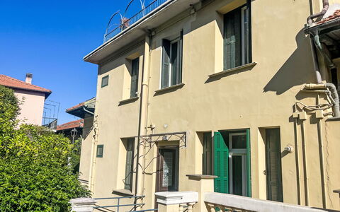 Cristina: Hvid, Font, Nummer