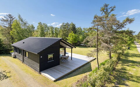 Ingalil - 825M from the Sea: Hjem, Sommerhus, Sidespor, Garden Bygninger, Skur, Hårdttræ, Bjælkehytte, Stuehus, Planke, Veranda