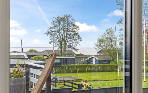 Marlien - 65M from the Sea: Hvid, Hældning, Kort