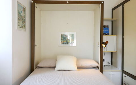 Palazzo Landfogti Studio: Møbel, Væg, Indretning, Træ, Soveværelse, Etage, Seng, Gulvbelægning, Textile, Værelse