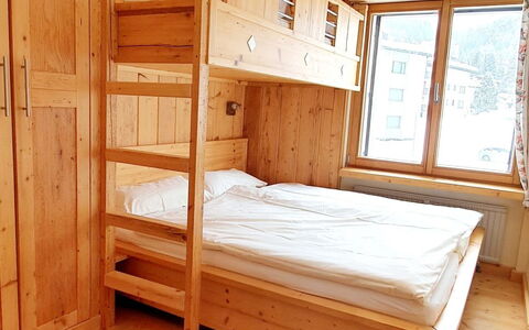 Casa Allgäu: Træ, Seng, Soveværelse, Møbel, Indretning, Etage, Værelse, Køjeseng, Bed Frame, Sengetøj